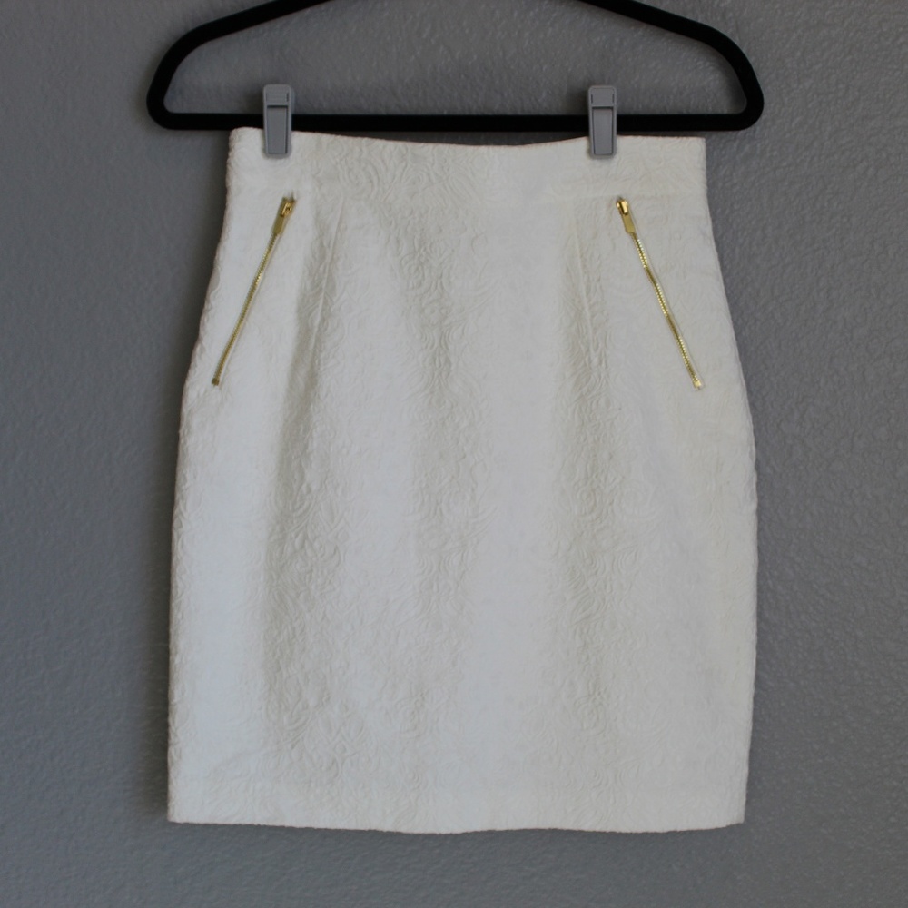 H&M White Lace Pencil Skirt - Size 8